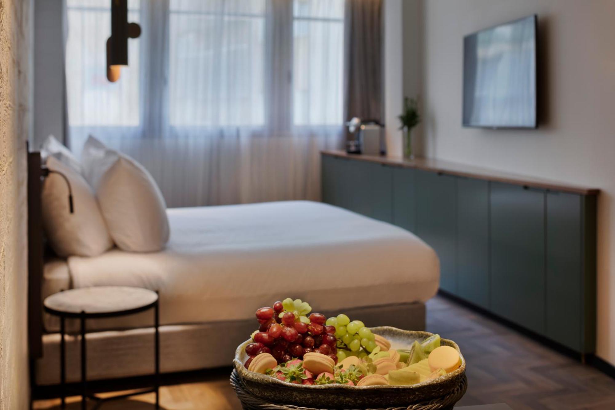 Grand Deluxe