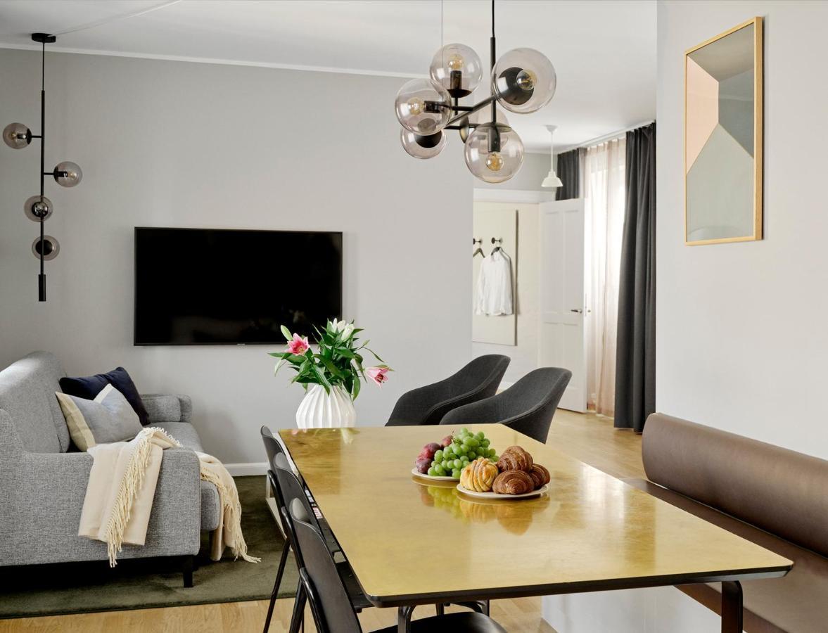 Two-Bedroom Apartment with Elevator,1291978534:JPEG