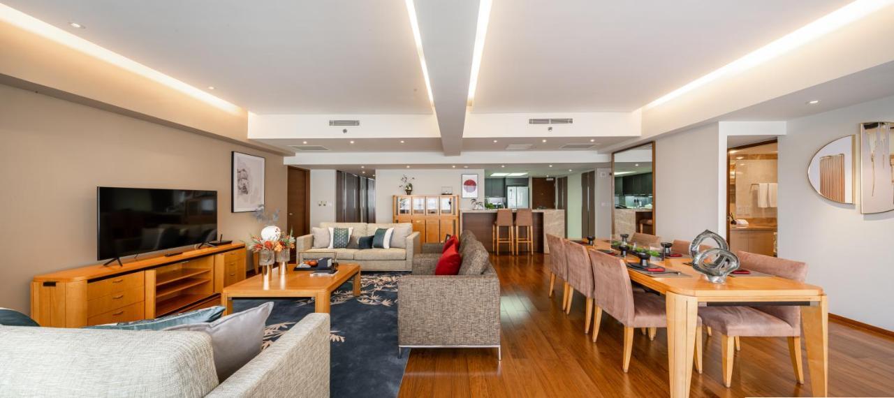 Deluxe Three-Bedroom ApartmentSet
