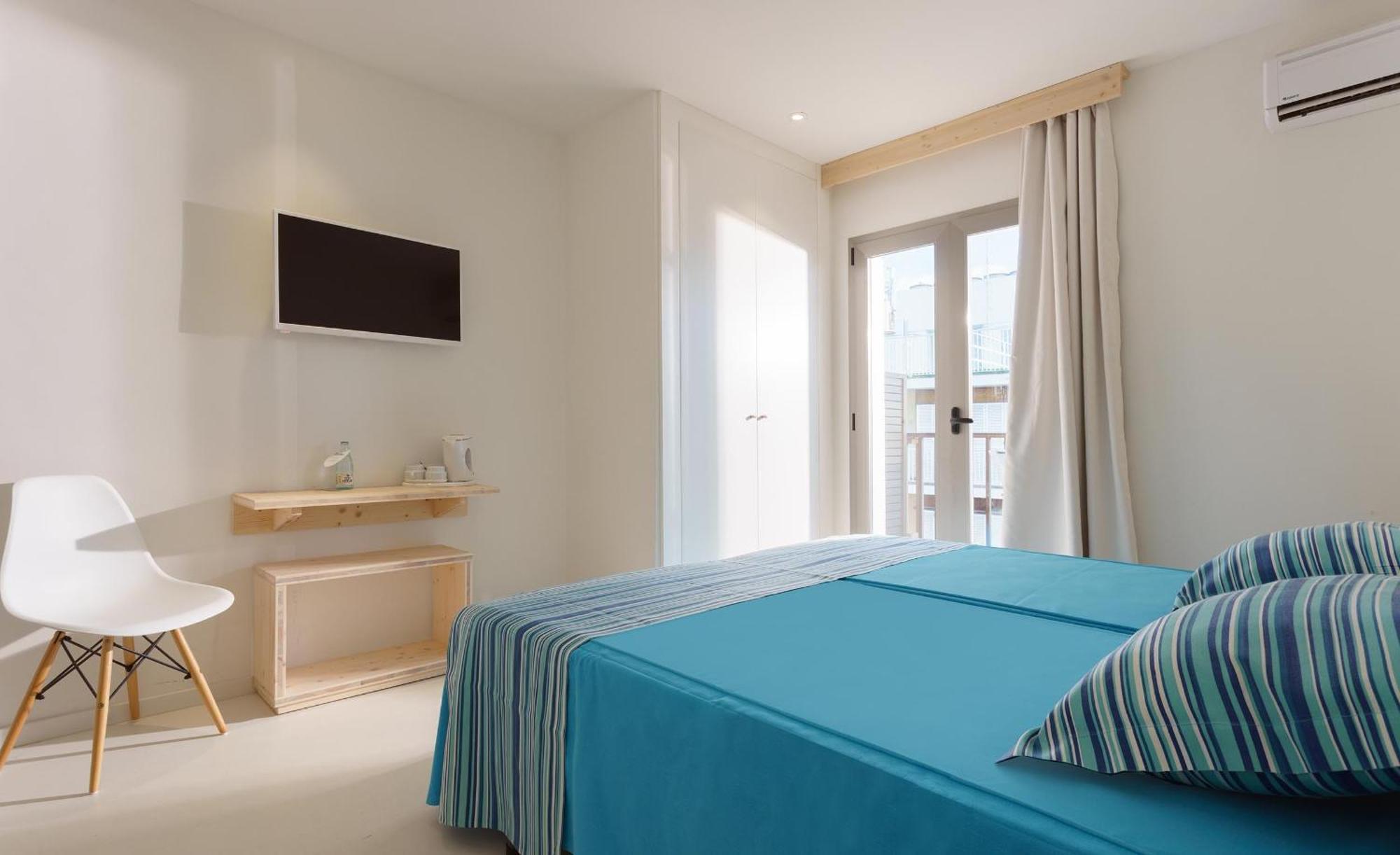 Double or Twin Room Side Sea View