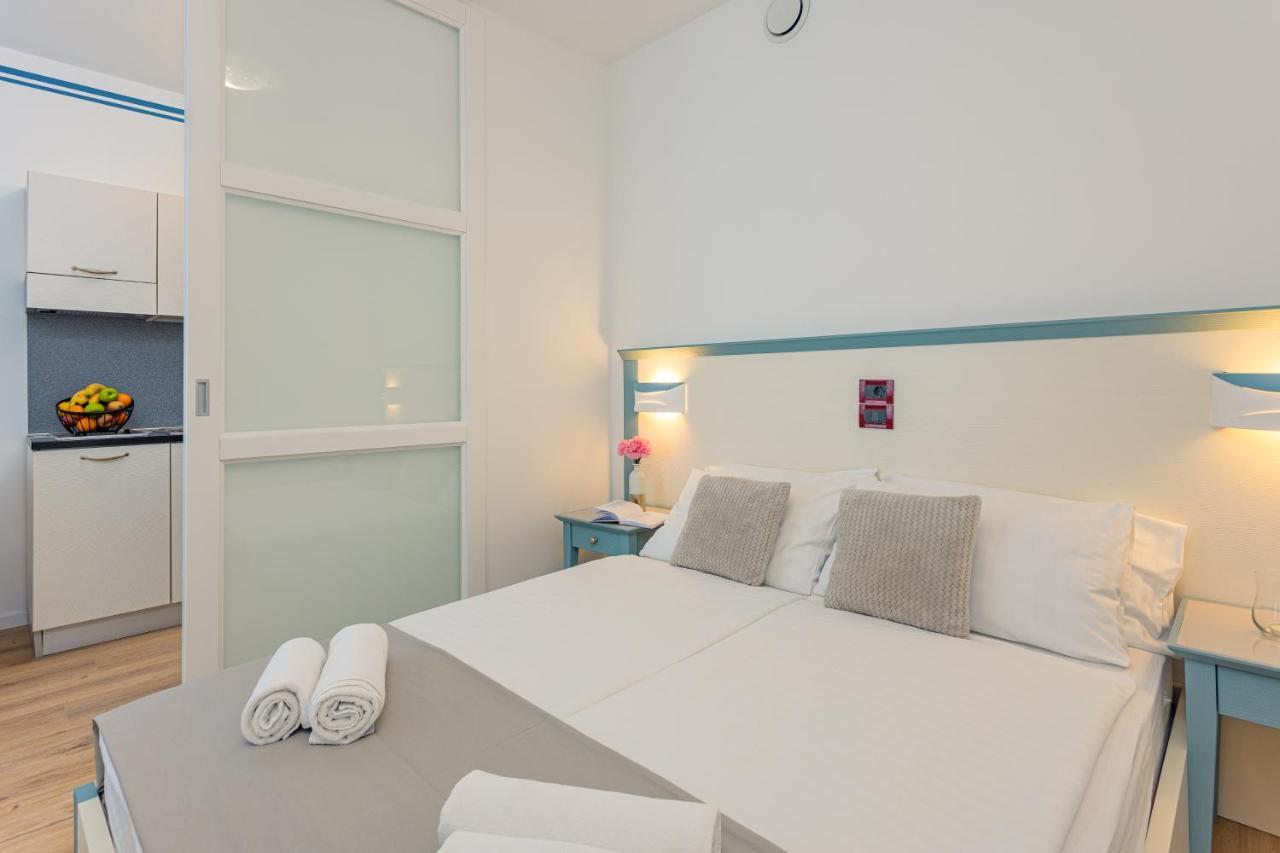 Superior One-Bedroom Apartment Balcony
