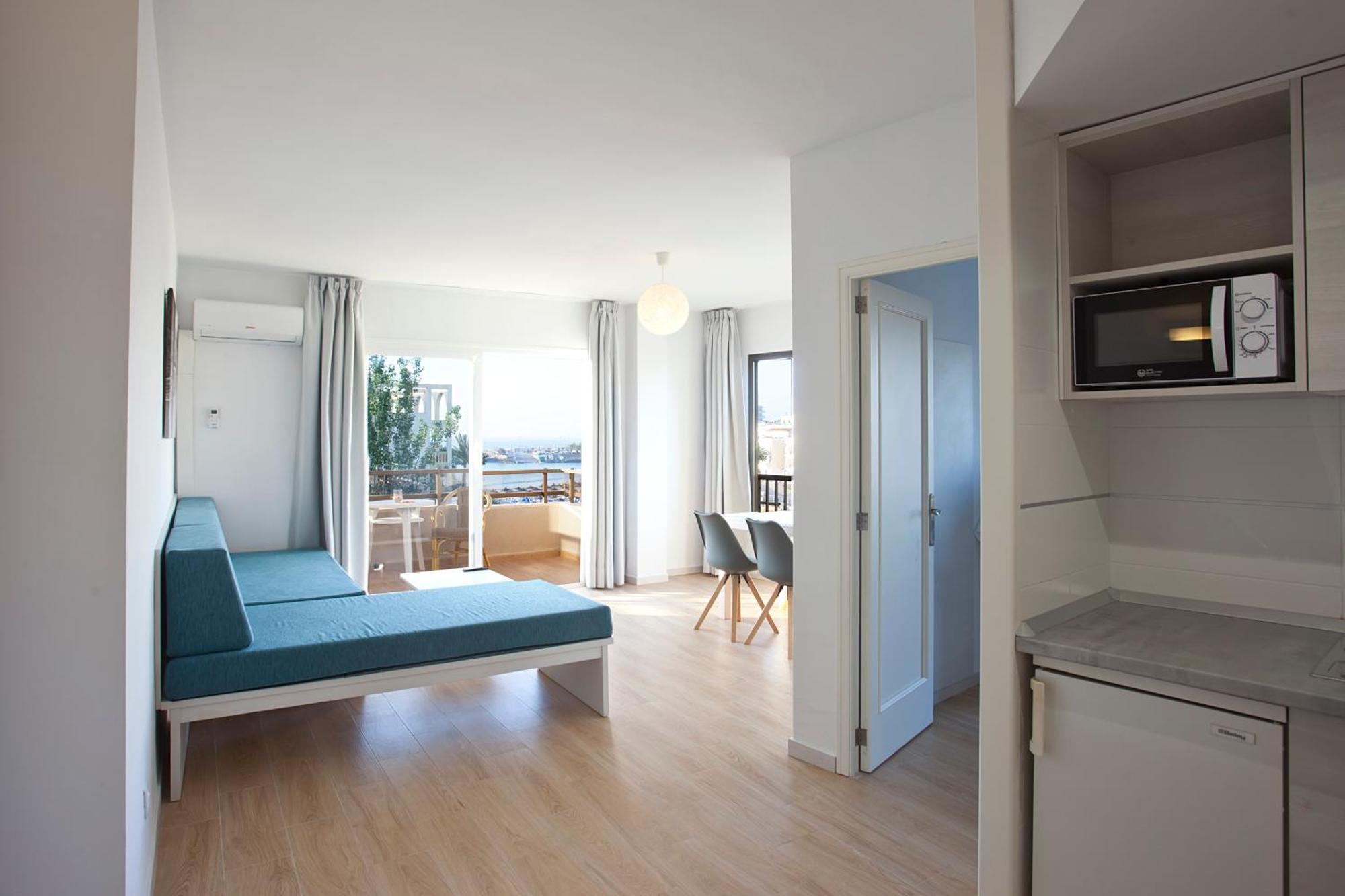 Comfort One-Bedroom Apartment with Balcony