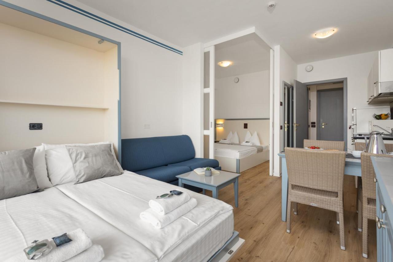 Superior One-Bedroom Apartment Balcony