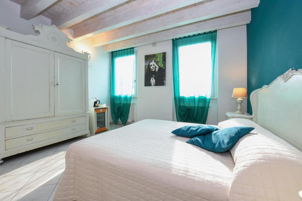 Deluxe Quadruple Room Lake View