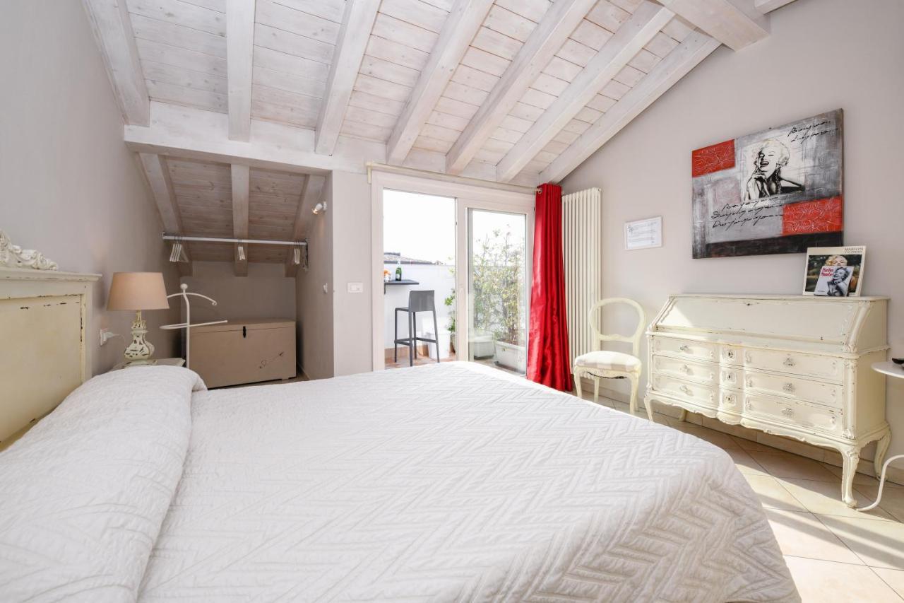 Double Room Lake View Terrace