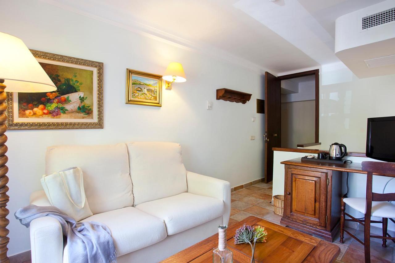 Double or Twin Room Split Level