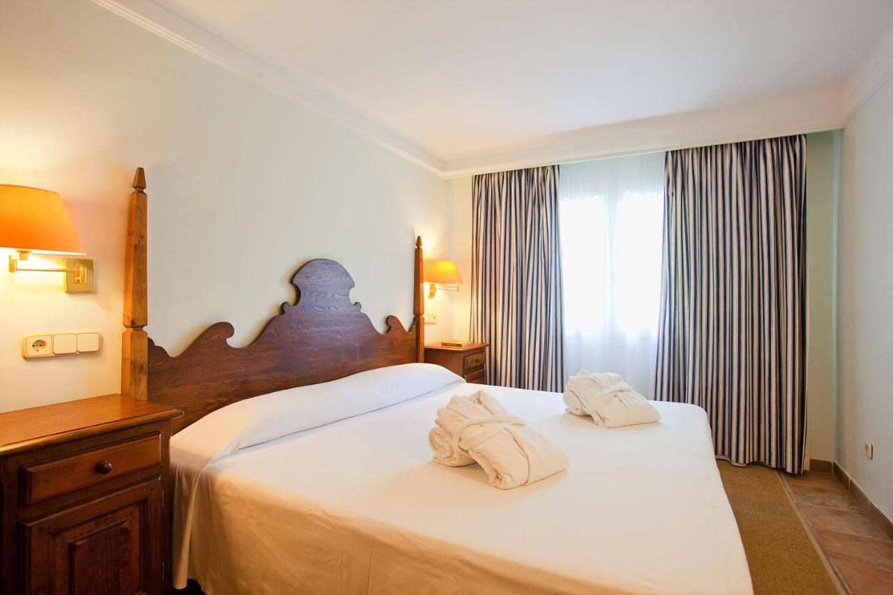 Double or Twin Room Split Level