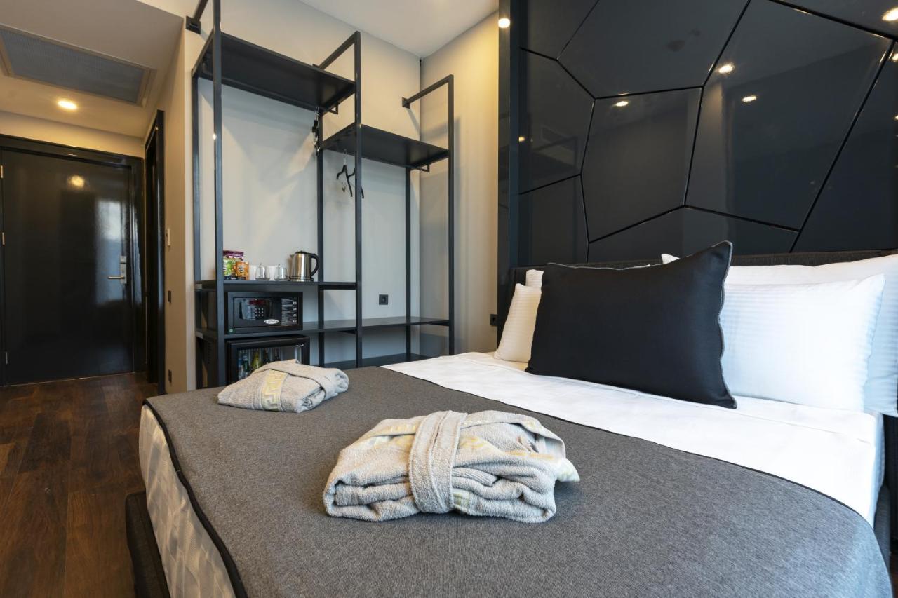 Deluxe Double Room with Side Sea View,1724742882:JPEG