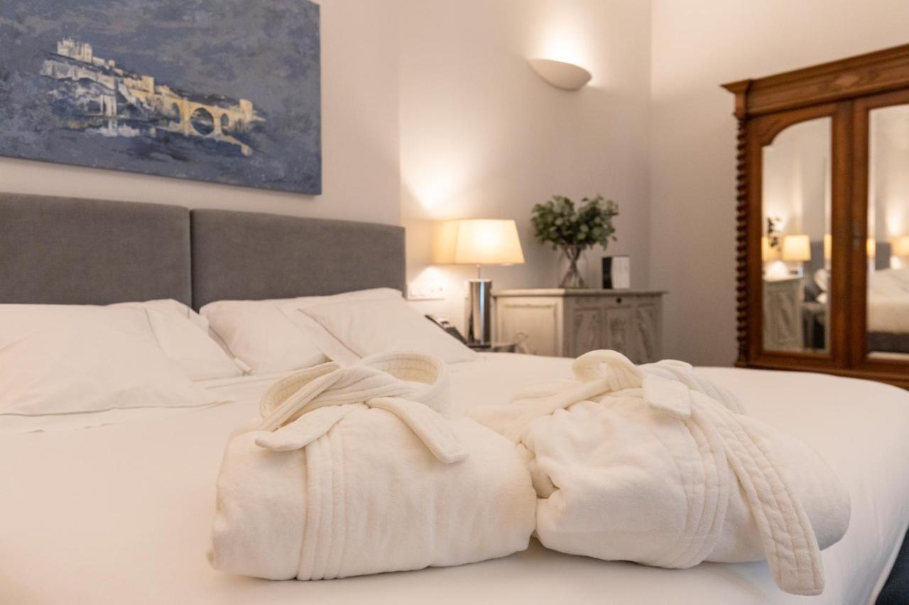 Deluxe King Suite