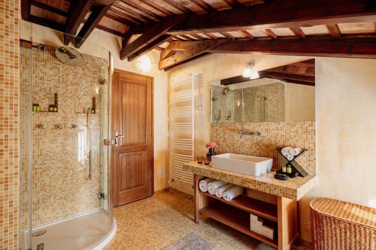 Vintage Double or Twin Room,1327961213:JPEG