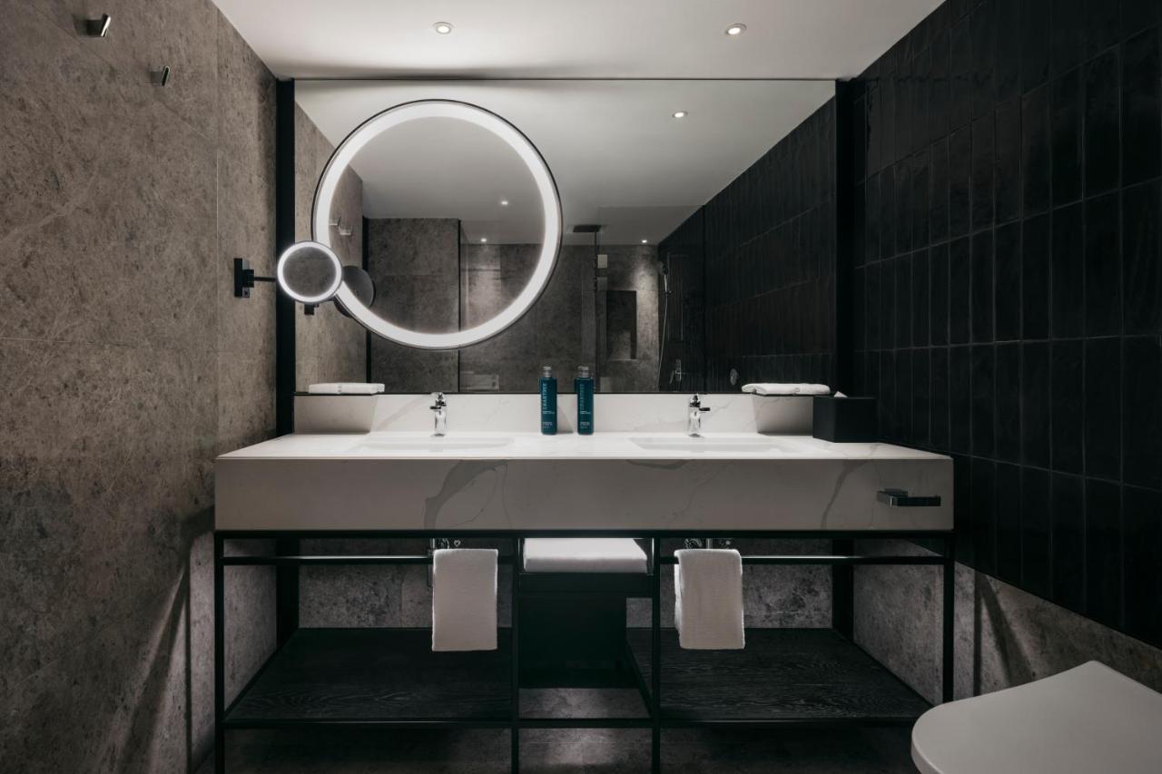 Deluxe King Room High Floor City View