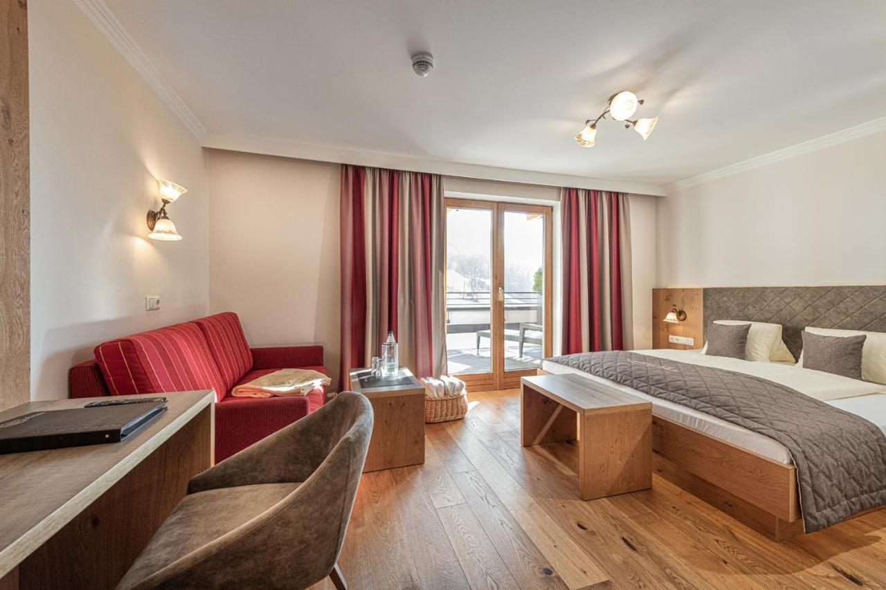 Standard Double Room Balcony,1333967300:JPEG