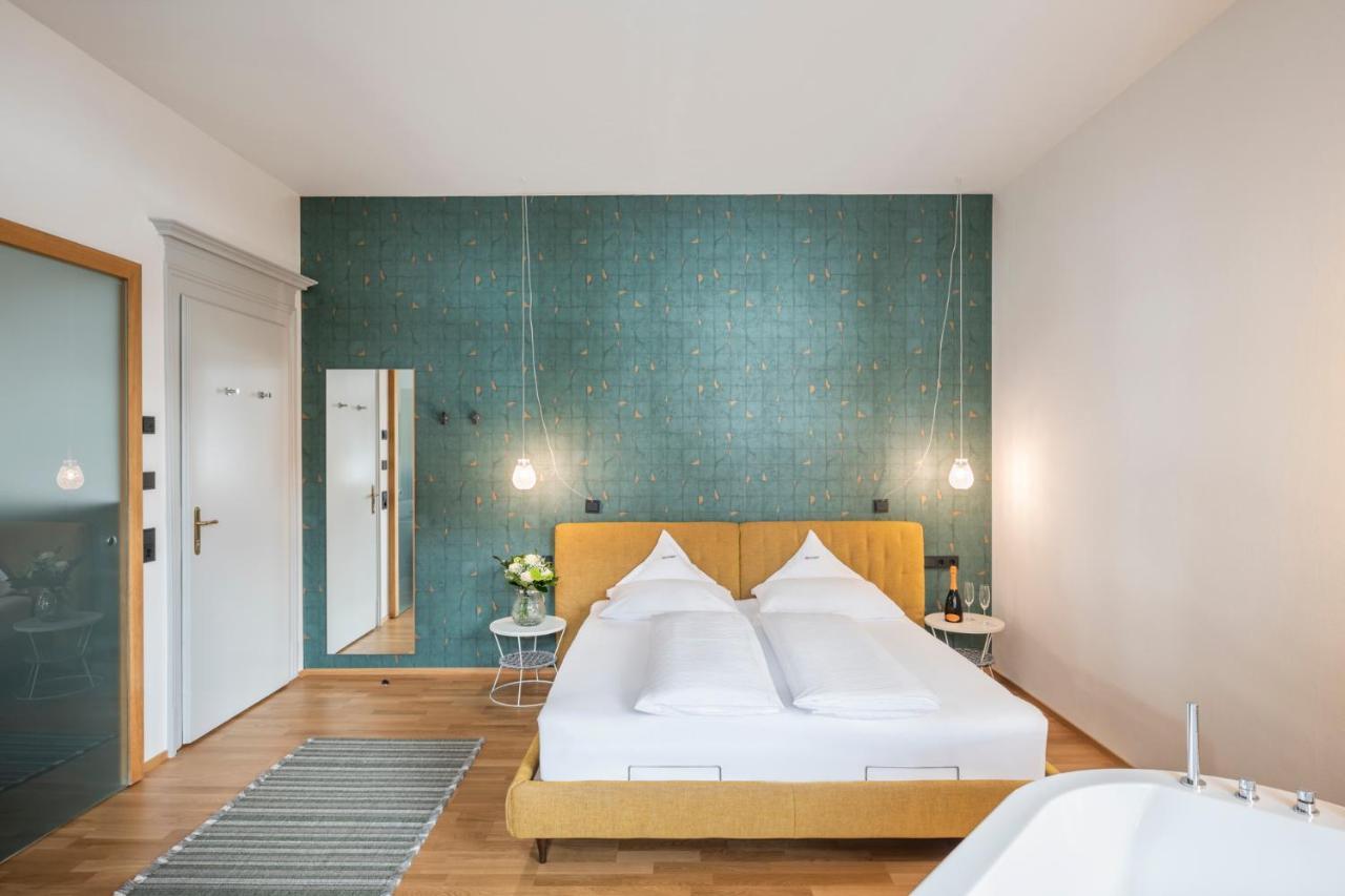 Small Double Room,1336578464:JPEG