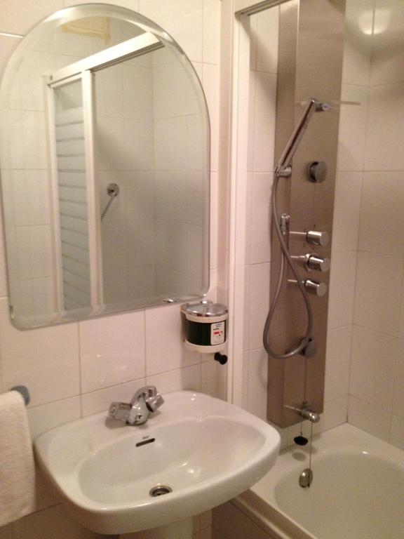 Twin Room,13488257:JPEG