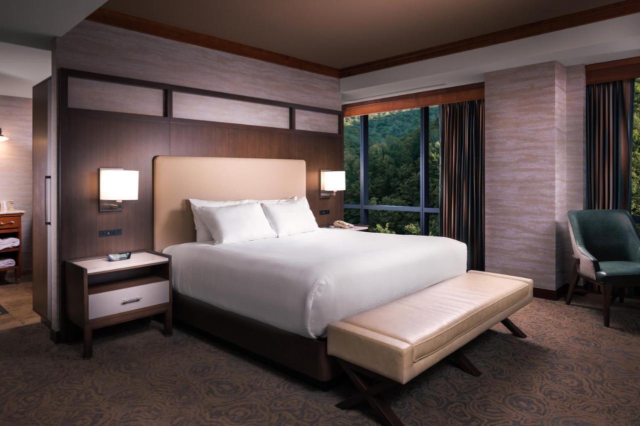 Corner King Suite with Jacuzzi - Non Smoking,1344657671:JPEG