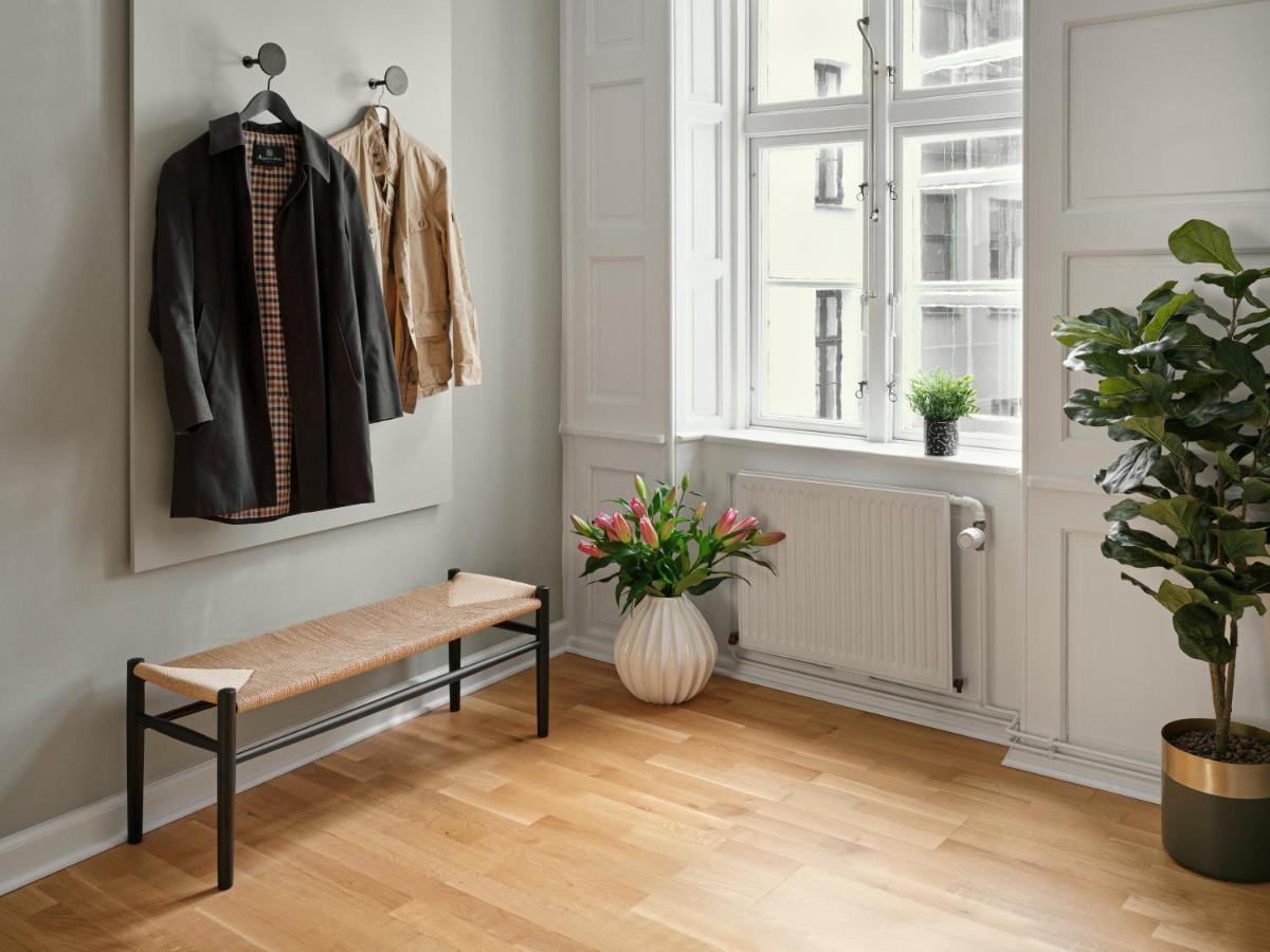Deluxe Two-Bedroom Apartment