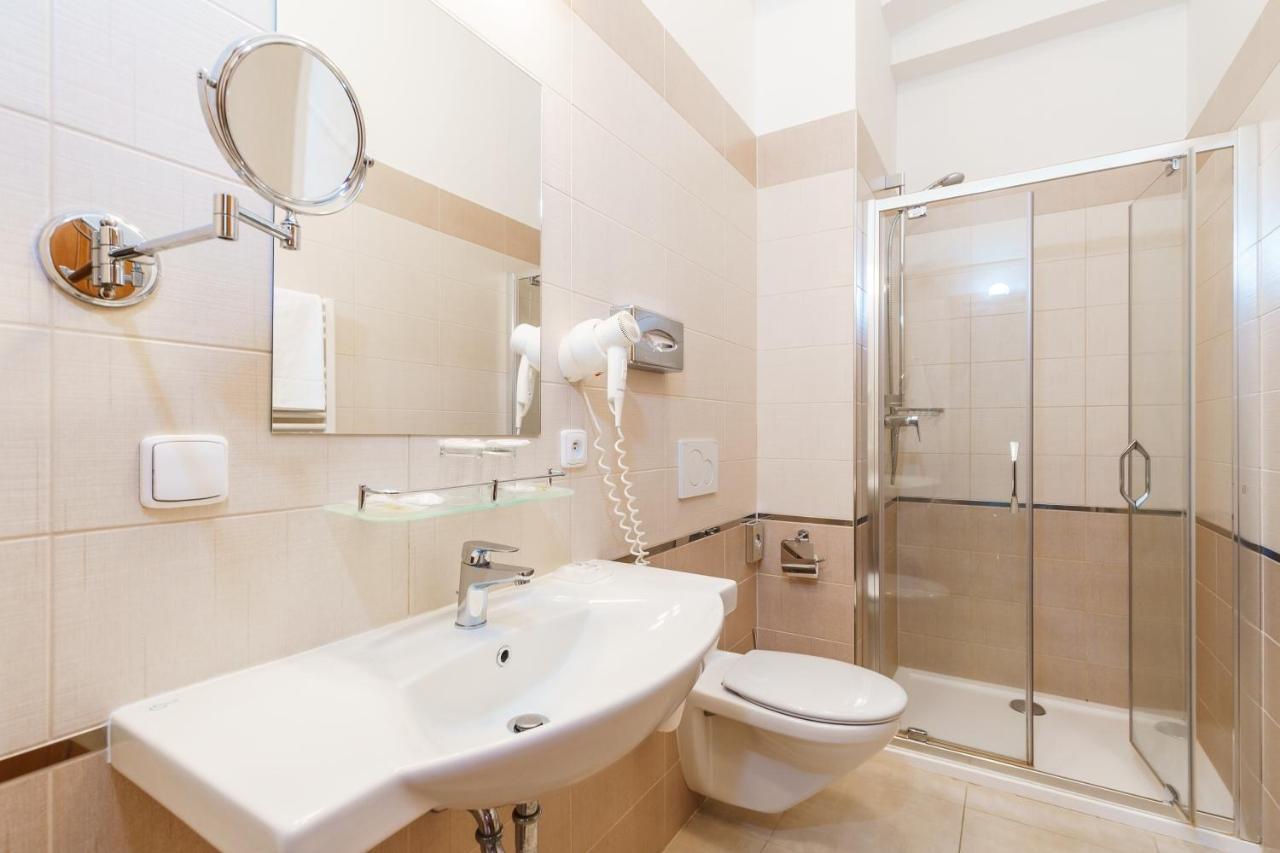 Double or Twin Room Bella Building