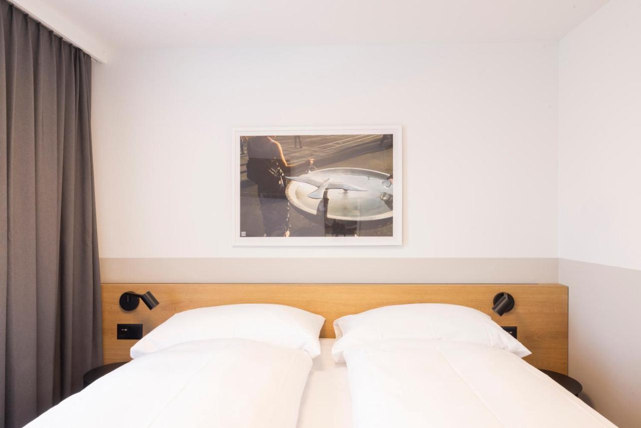 Double Room,1356689222:JPEG