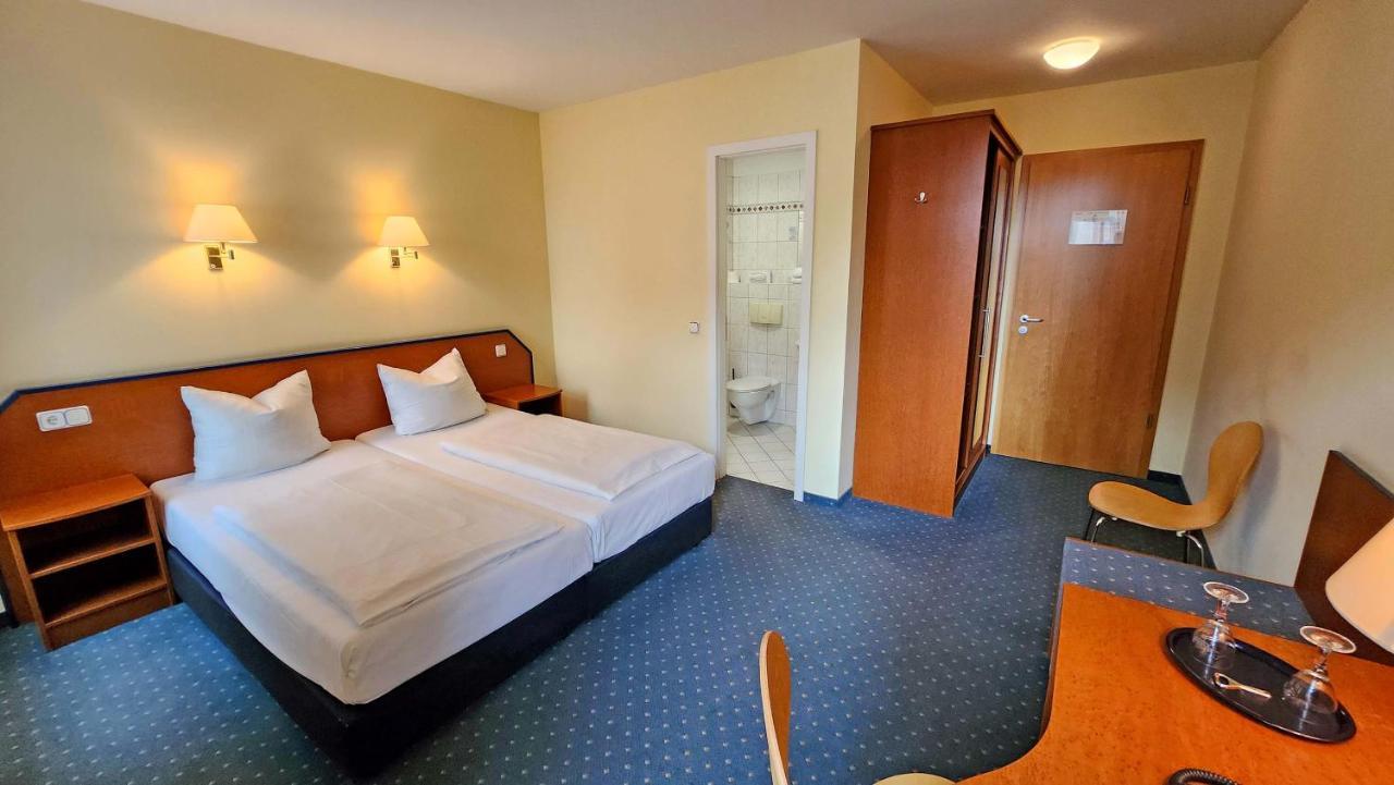 Double Room,1357110413:JPEG