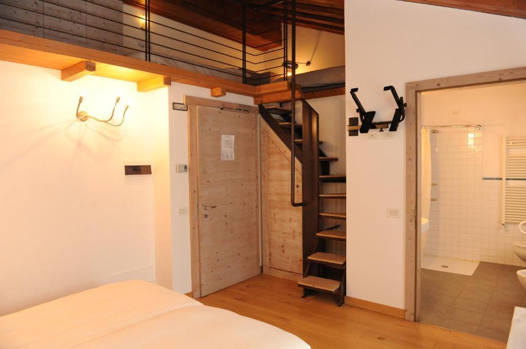 One-Bedroom Apartment Split Level,13681798:JPEG