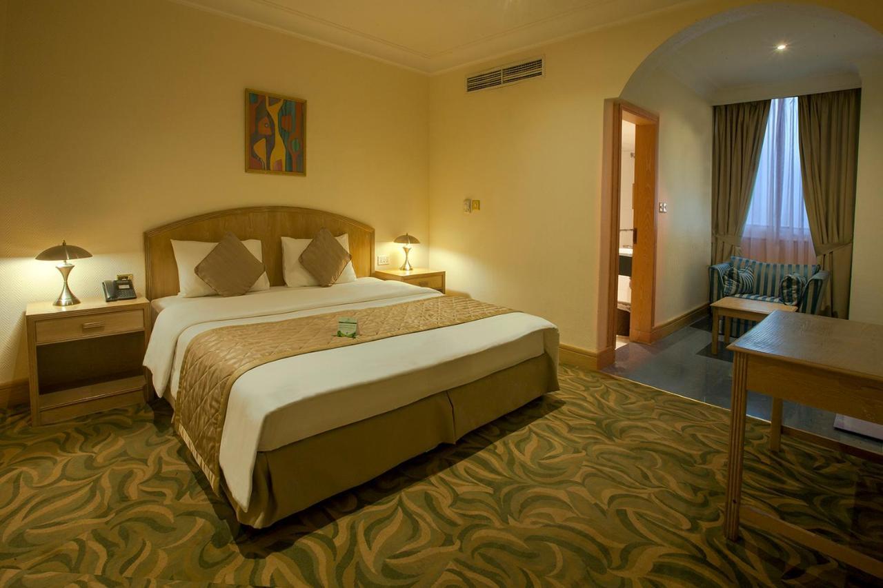 Executive Suite,1361667848:JPEG