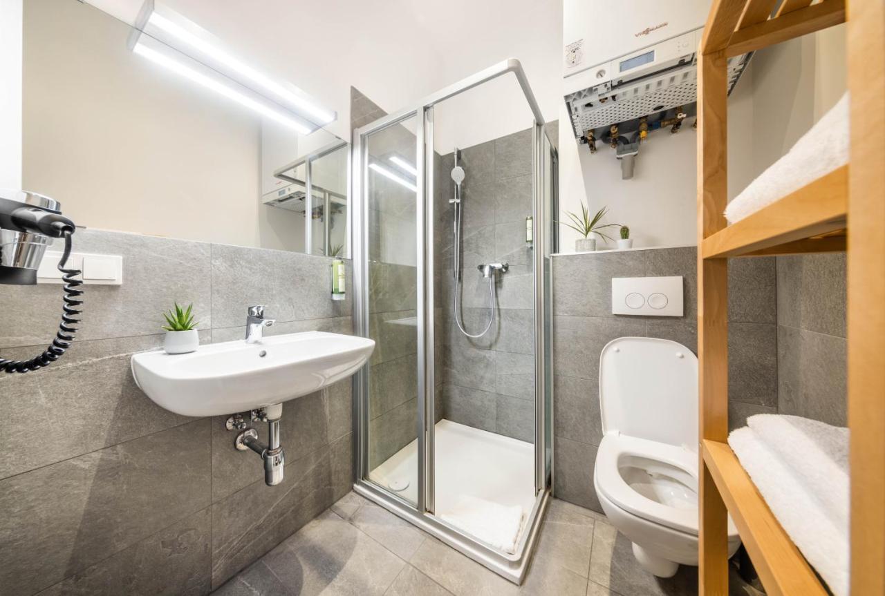 1-Bedroom Suite