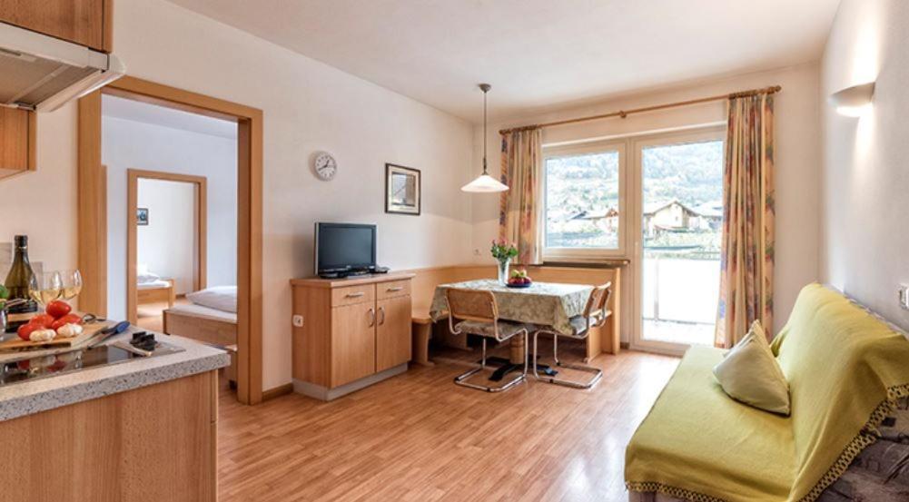 Two-Bedroom Apartment,1368145187:JPEG