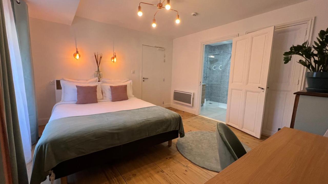 Double Room,1369280006:JPEG
