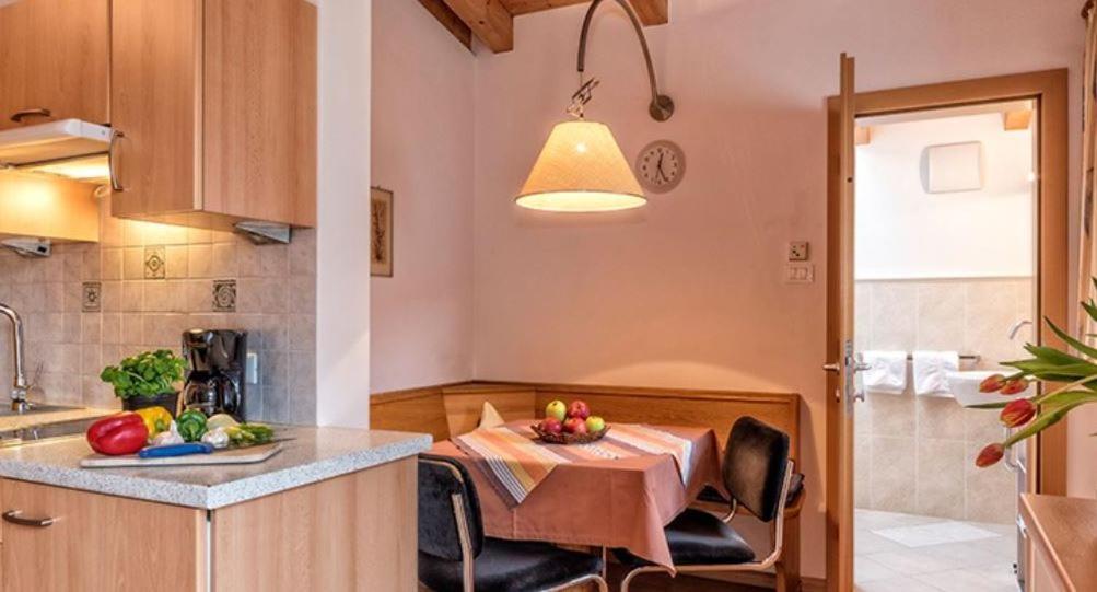 Studio Apartment,1370900750:JPEG
