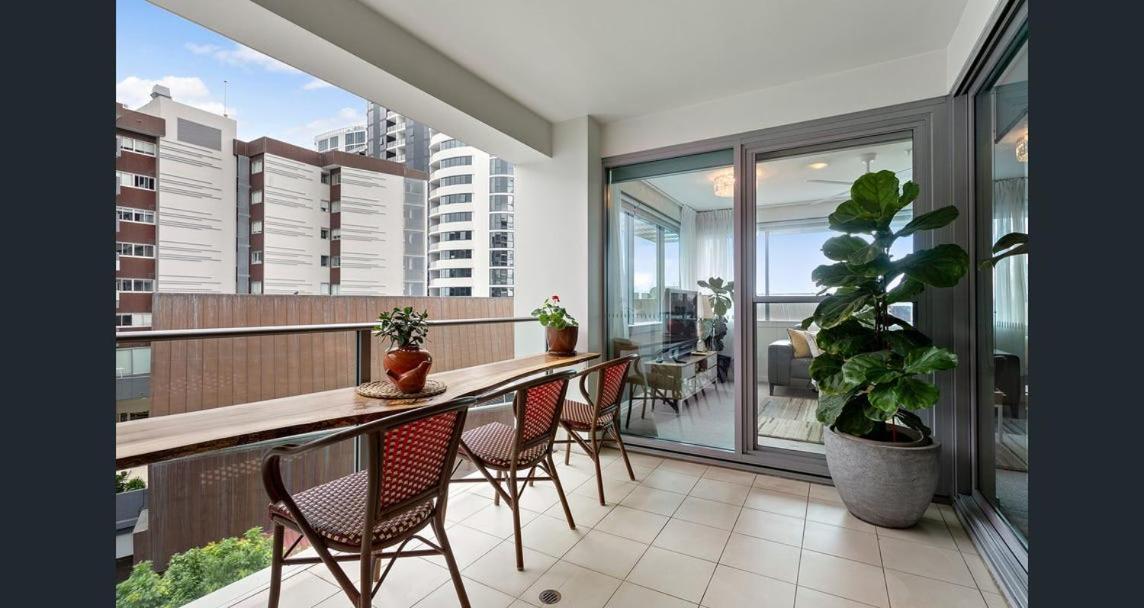 One Bedroom Deluxe Queen Apartment River View