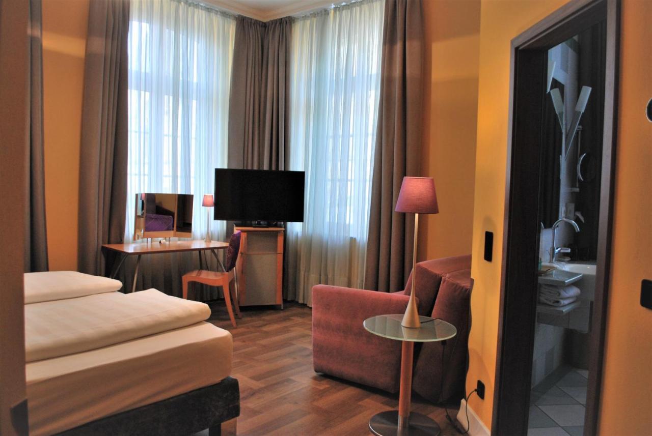 Triple Room,1219179847:JPEG