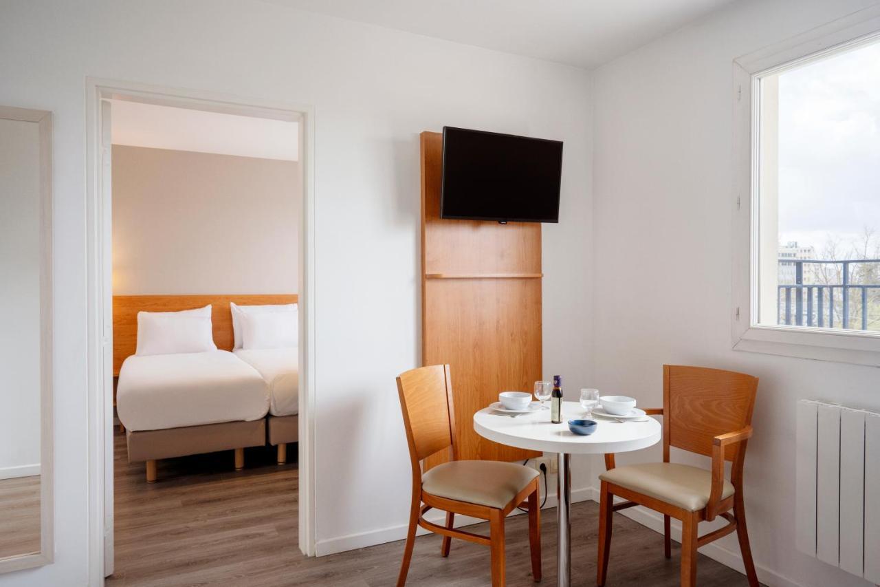 One-Bedroom Apartment,1374749582:JPEG