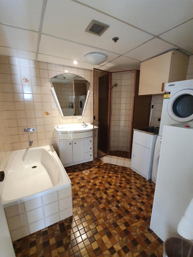 One-Bedroom Apartment,1378242179:JPEG