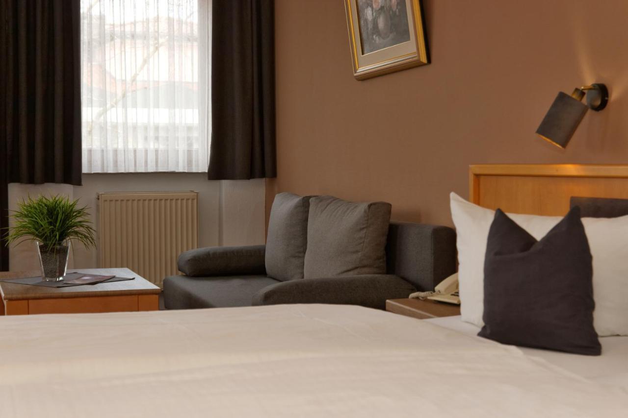 Double Room,1385958158:JPEG