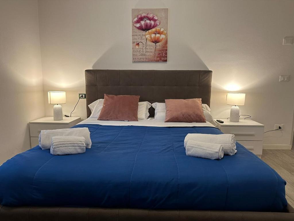 Doppelzimmer mit eigenem Bad und Gemeinschaftsküche – separates Gebäude, Piazza Simoni 32