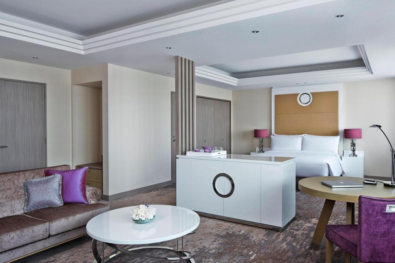 Junior King Suite with Skyline View,1633692887:JPEG