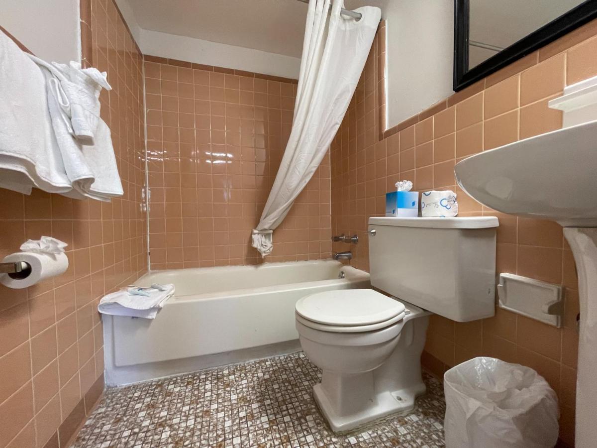 Non-Oceanfront King Room