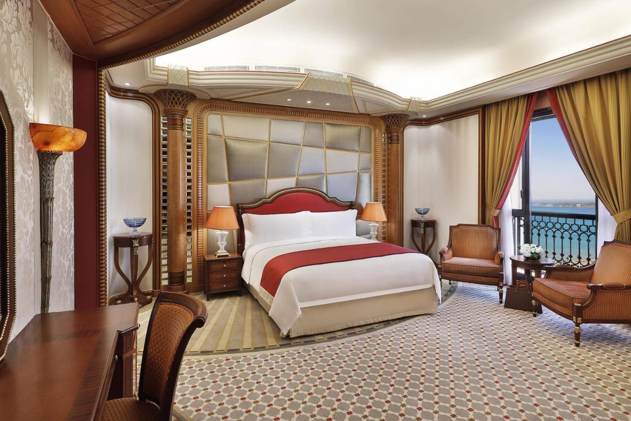 Executive One-Bedroom King Suite Sea View