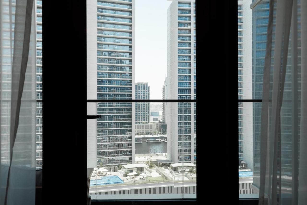 Luxury King Room Balcony-Burj Khalifa View