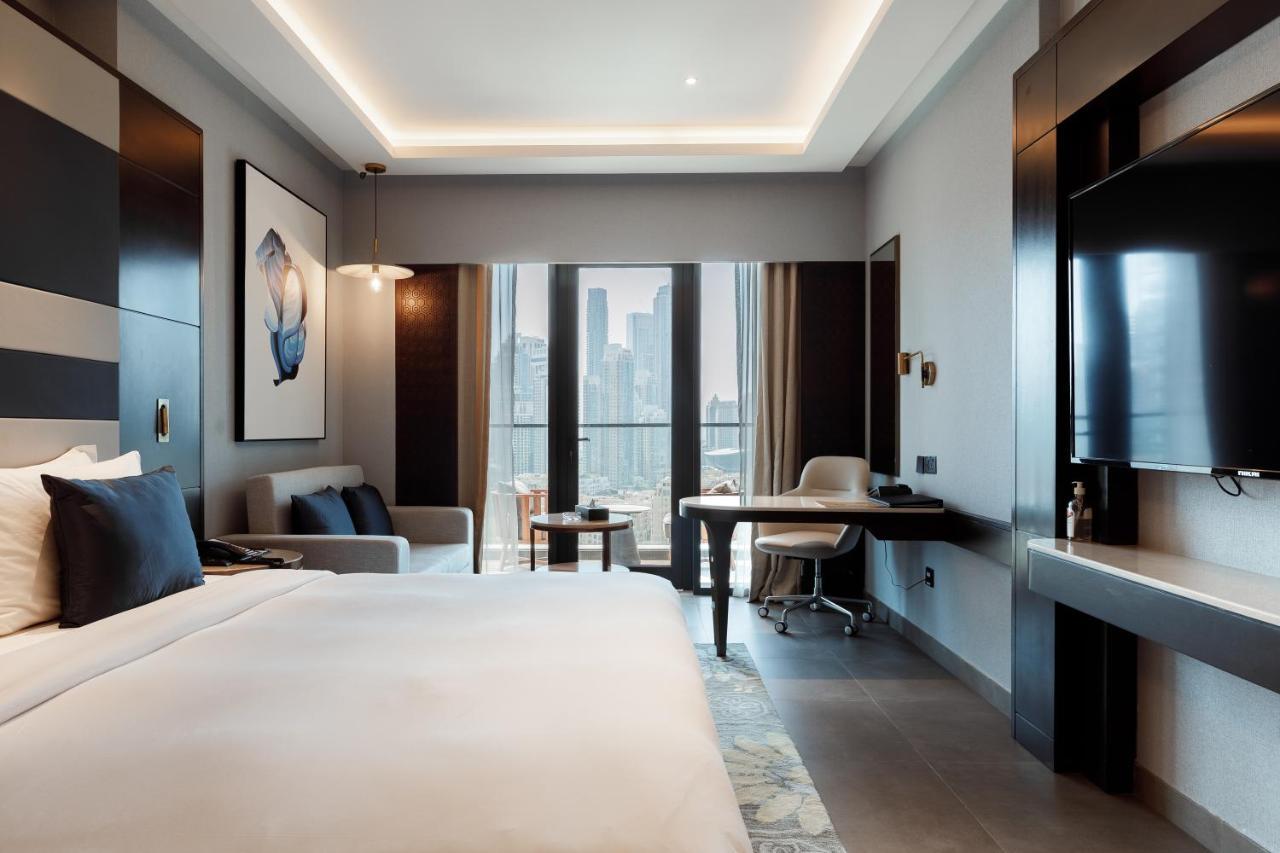 Luxury King Room Balcony-Burj Khalifa View