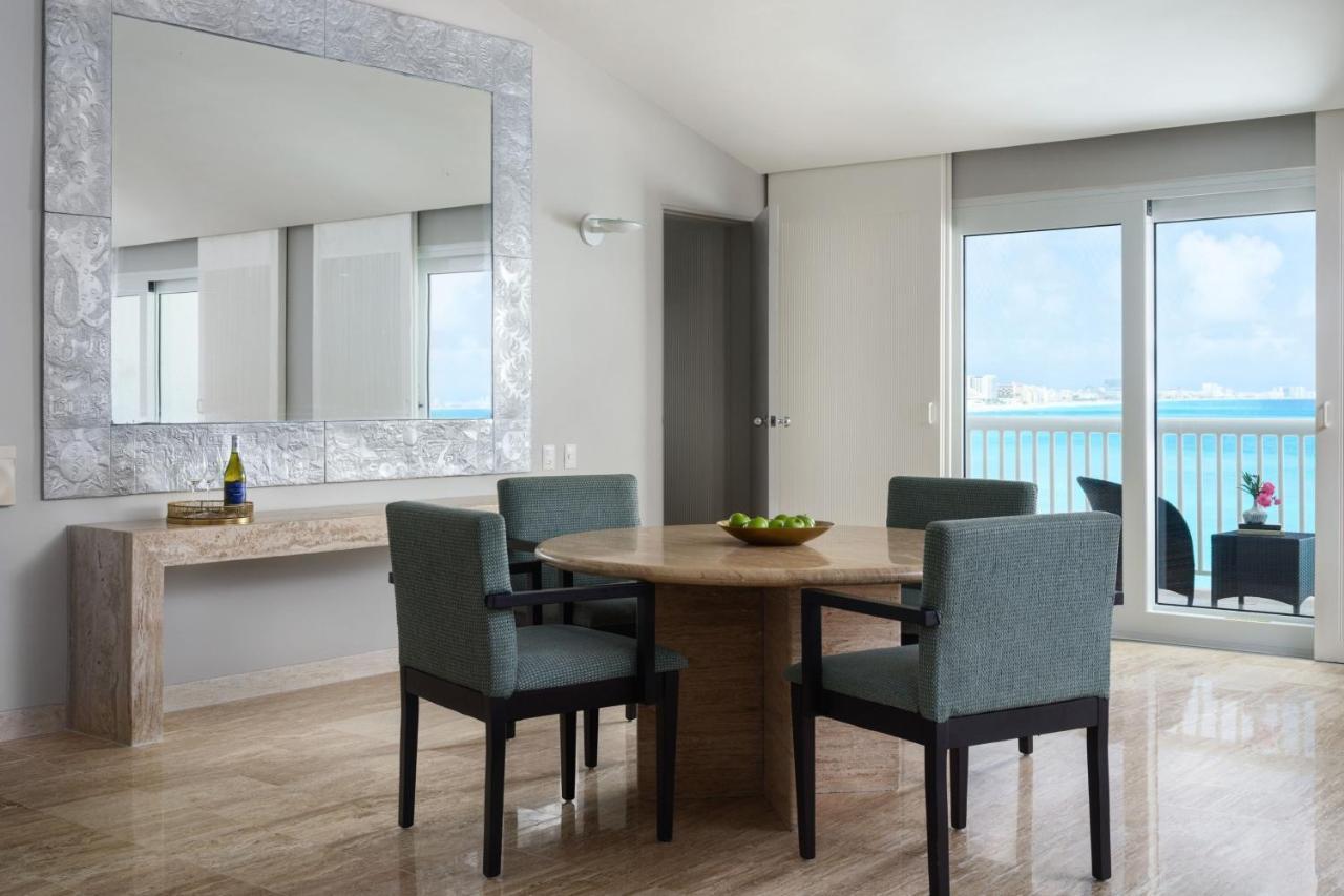 One-Bedroom Master King Suite Ocean View,1419287220:JPEG
