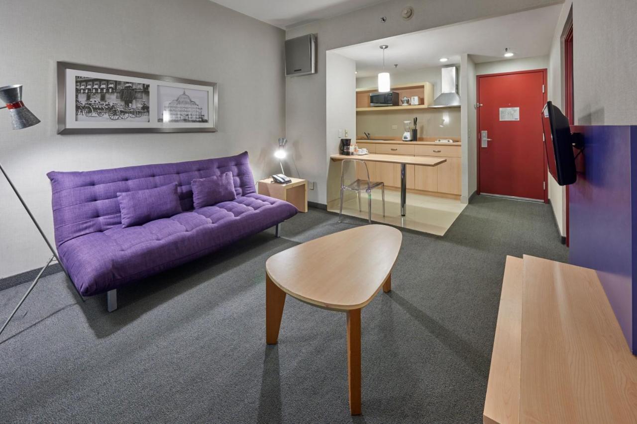Junior Queen Suite with Sofa Bed,1555941490:JPEG