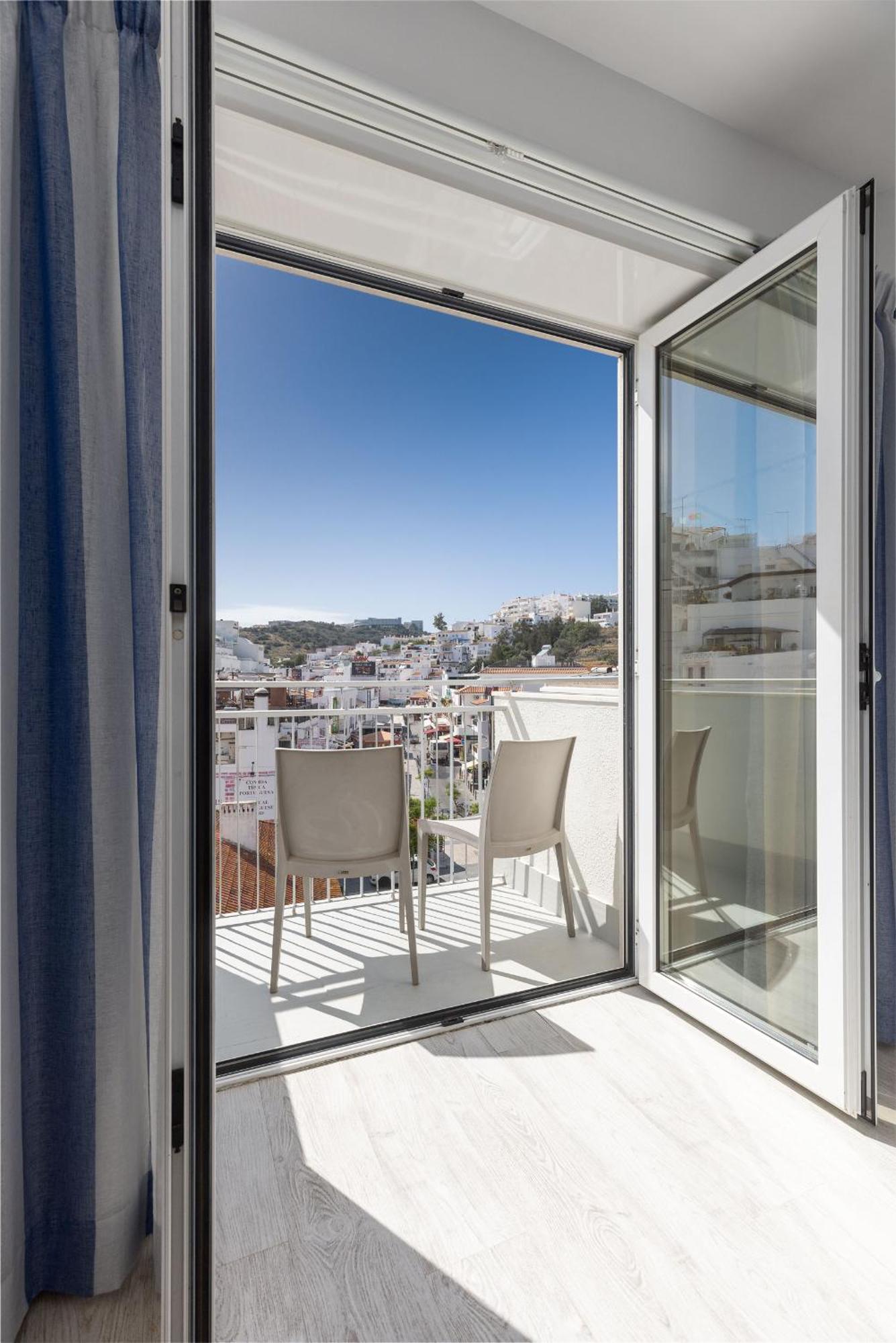 Double or Twin Room Balcony