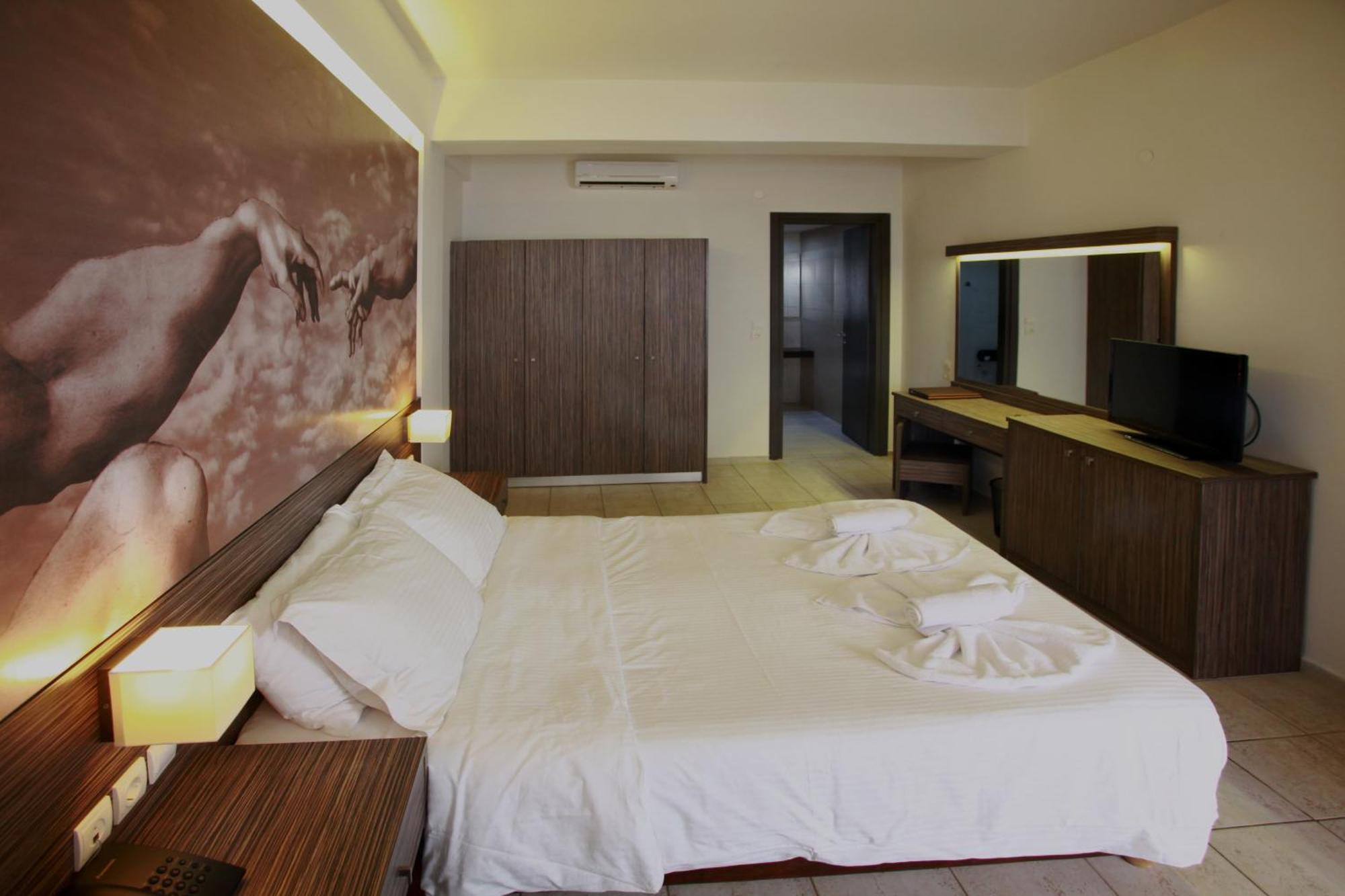 Double or Twin Room,251255917:JPEG