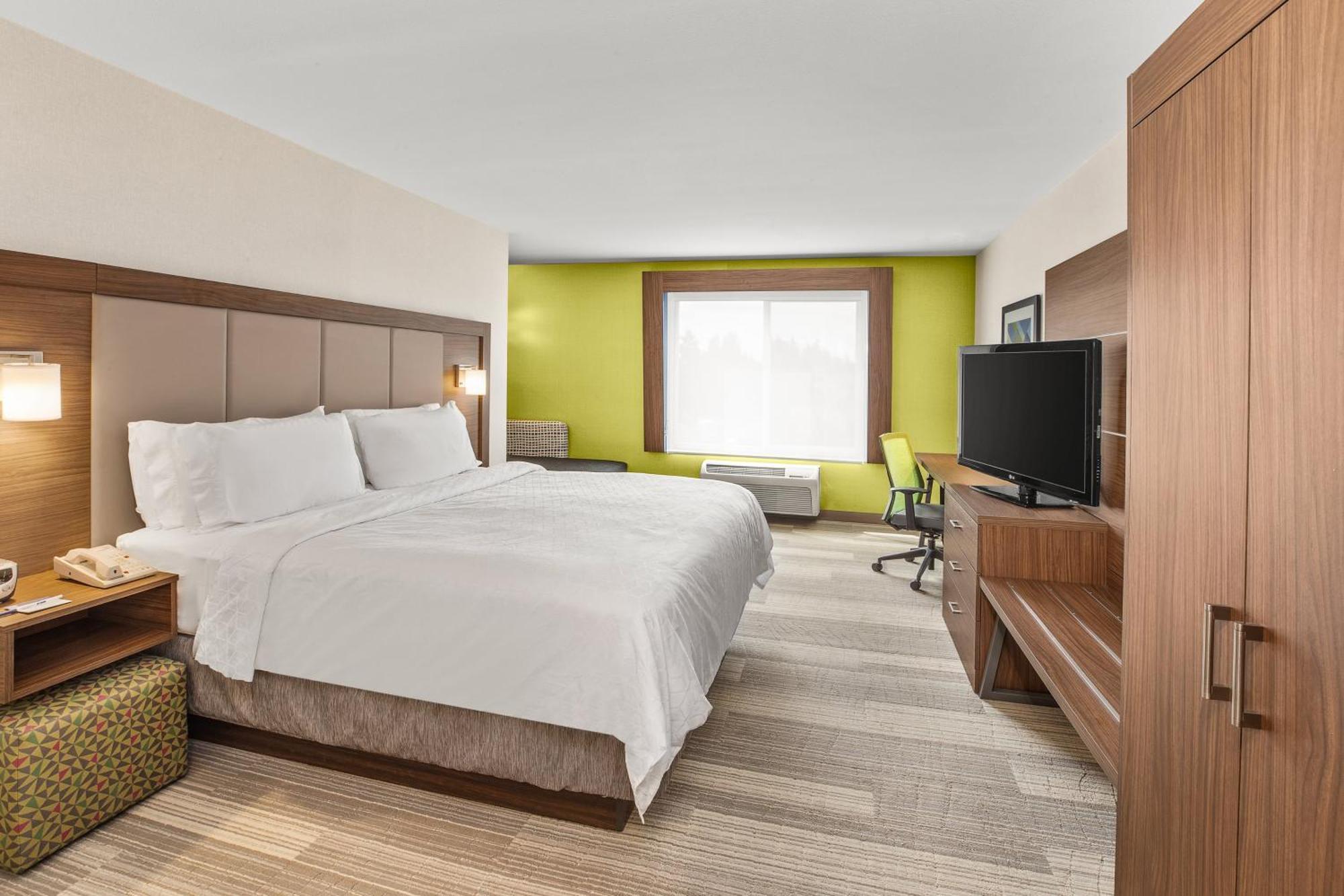 Deluxe King Room - Hearing Accessible,1281376795:JPEG