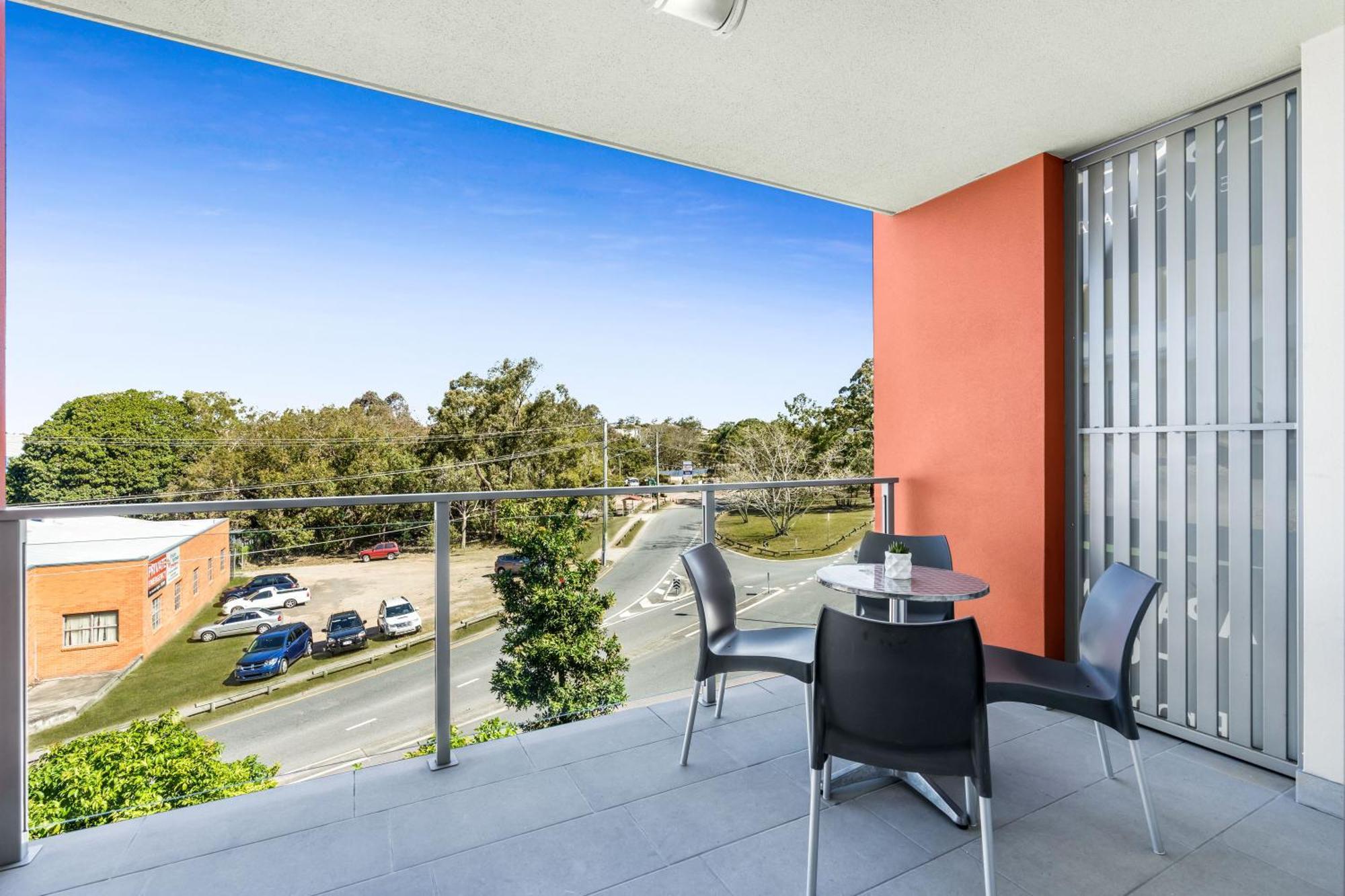 One-Bedroom Apartment Queen