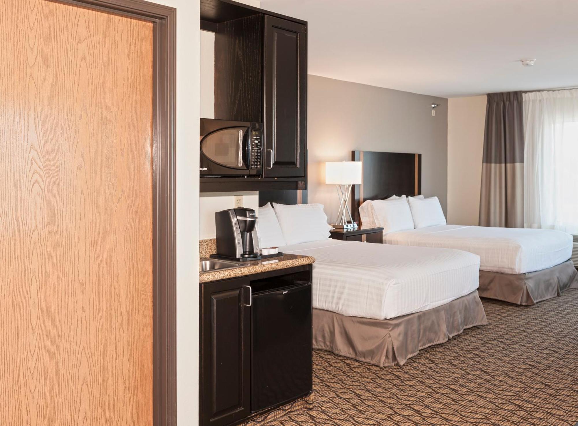 One-Bedroom Queen Suite,1458384919:JPEG