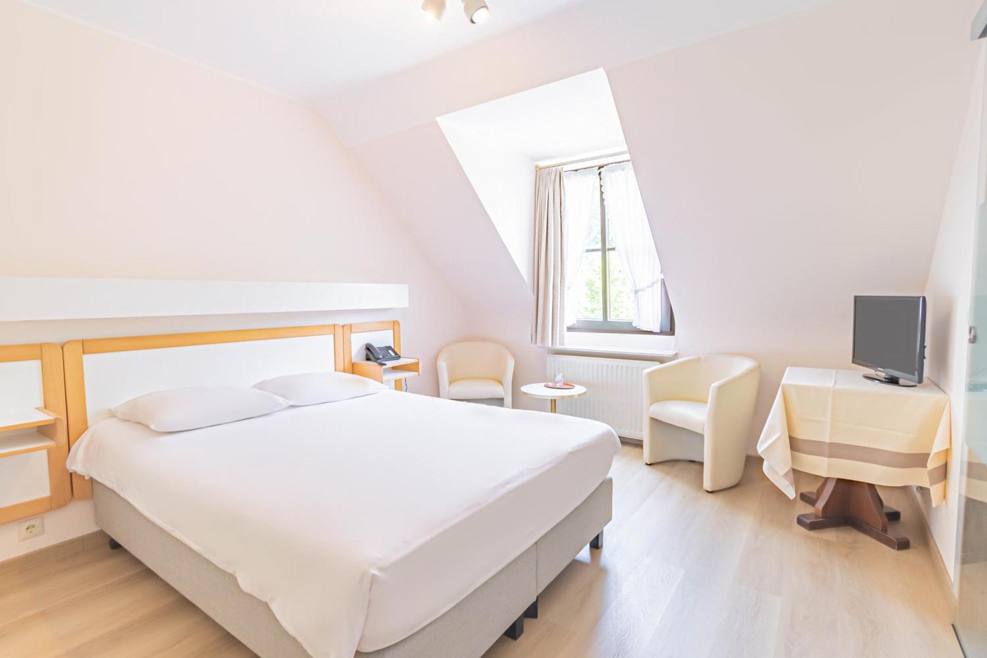 Double Room,1459281061:JPEG
