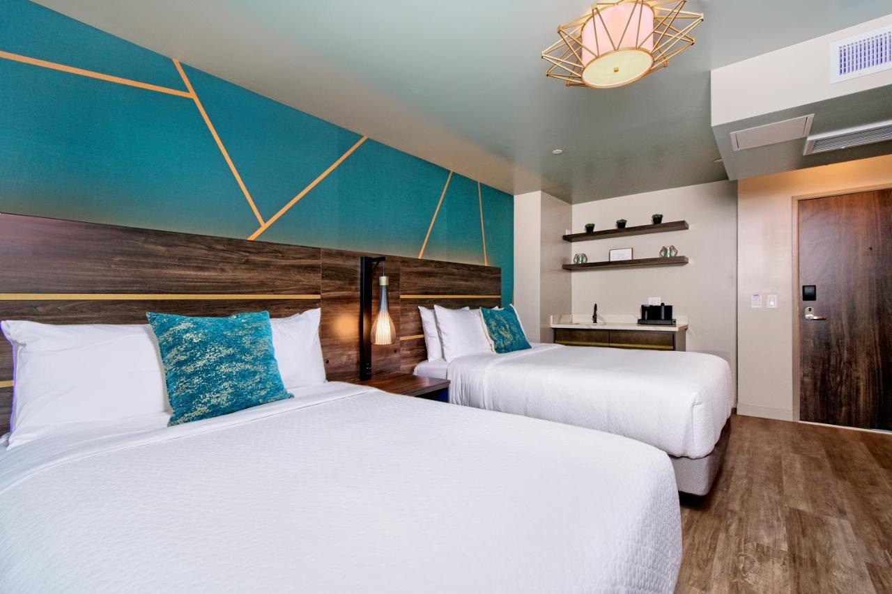 2 Double Bed Room
