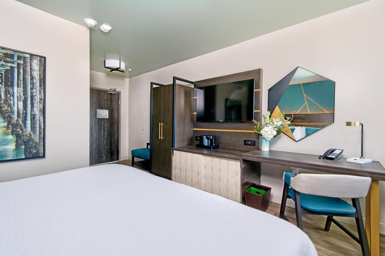 Standard King Room Disability Access
